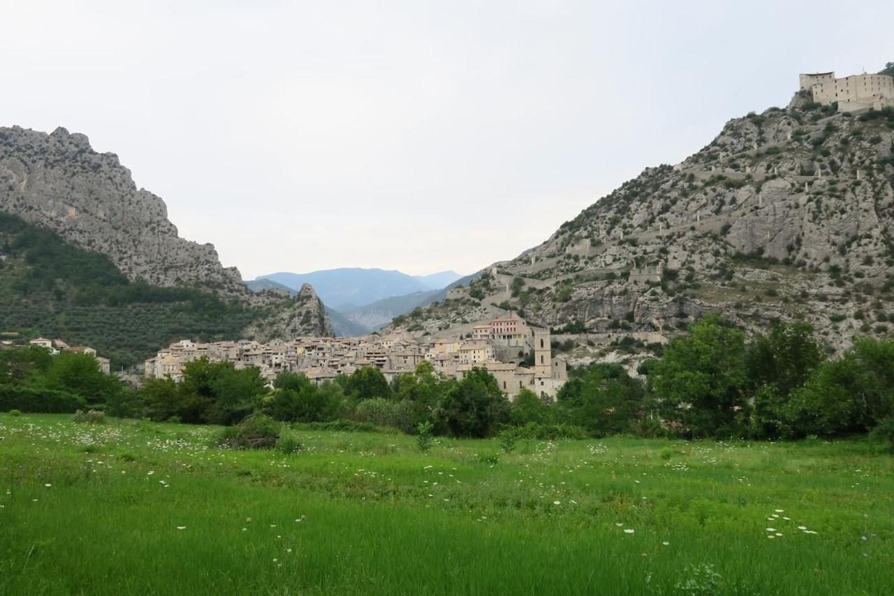 Les Gites D'Intervalles إنترافو المظهر الخارجي الصورة